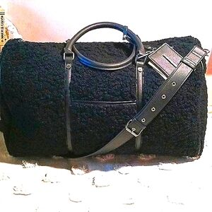 Gorgeous!  Steve Madden ⚜️ LIMITED EDITION Black Sherpa Weekender Travel Bag ⚜️